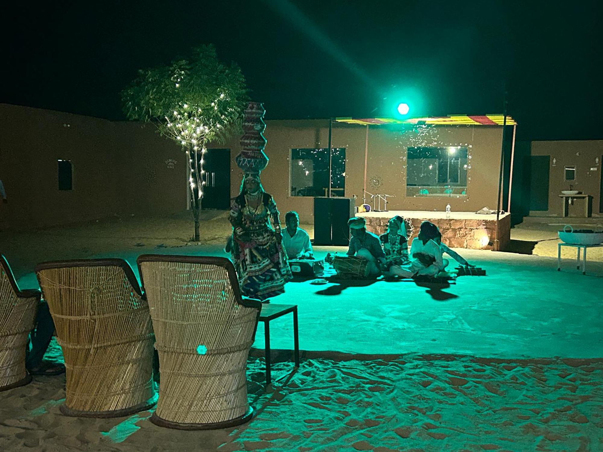Sunny Desert Camp Kūri Exteriér fotografie
