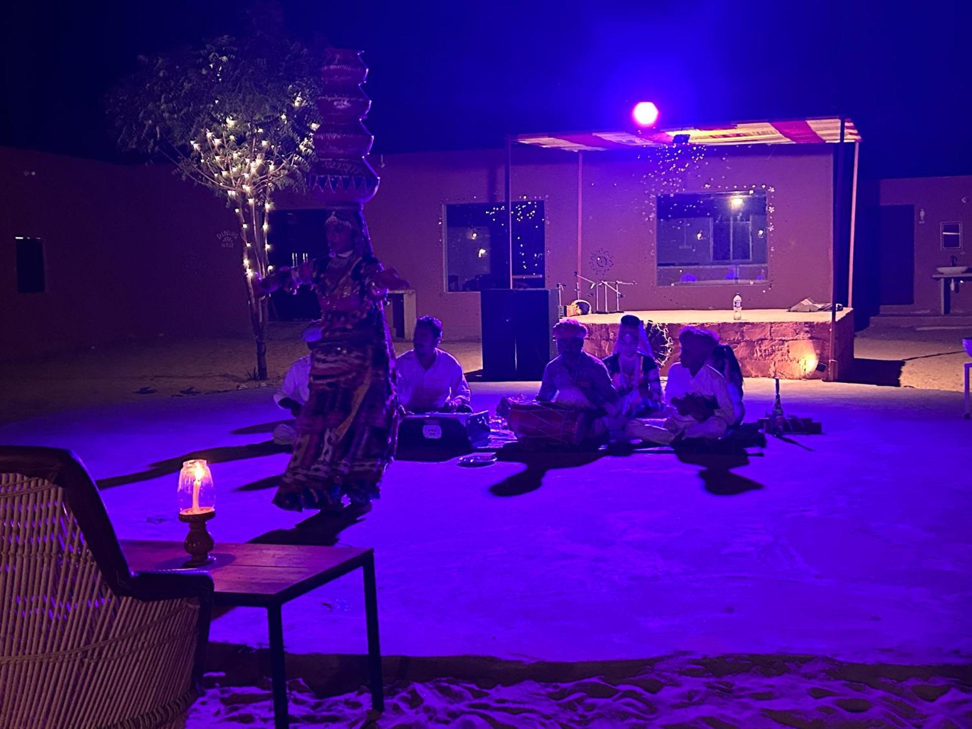Sunny Desert Camp Kūri Exteriér fotografie